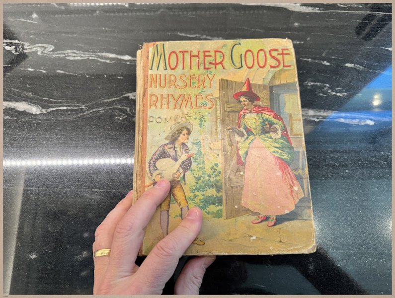 E704 - Mother Goose Nursery Rhymes - 5040
